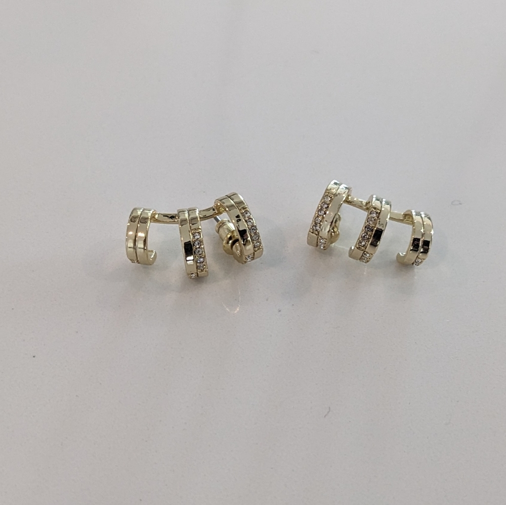 Stella & Dot Gold Tone Triple Hoop Crystal Huggie Earrings
